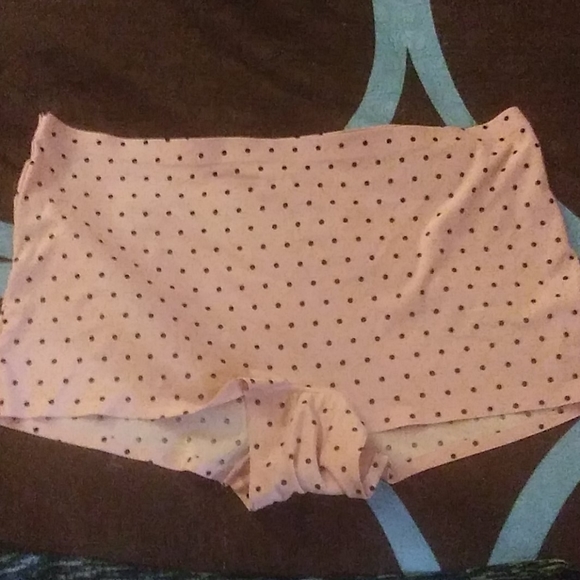 Clothes - Picture 5 of 8